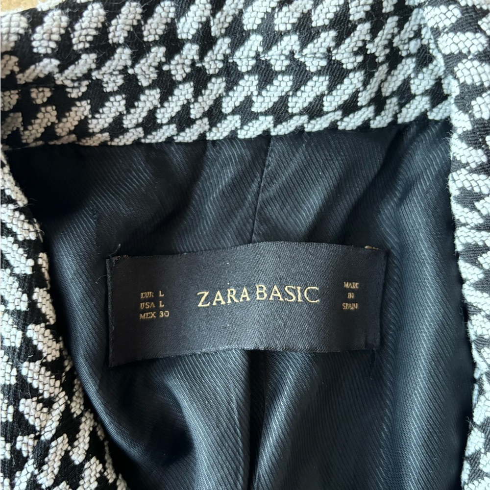 Zara Basic Black and White Houndstooth Blazer - Picture 2 of 4